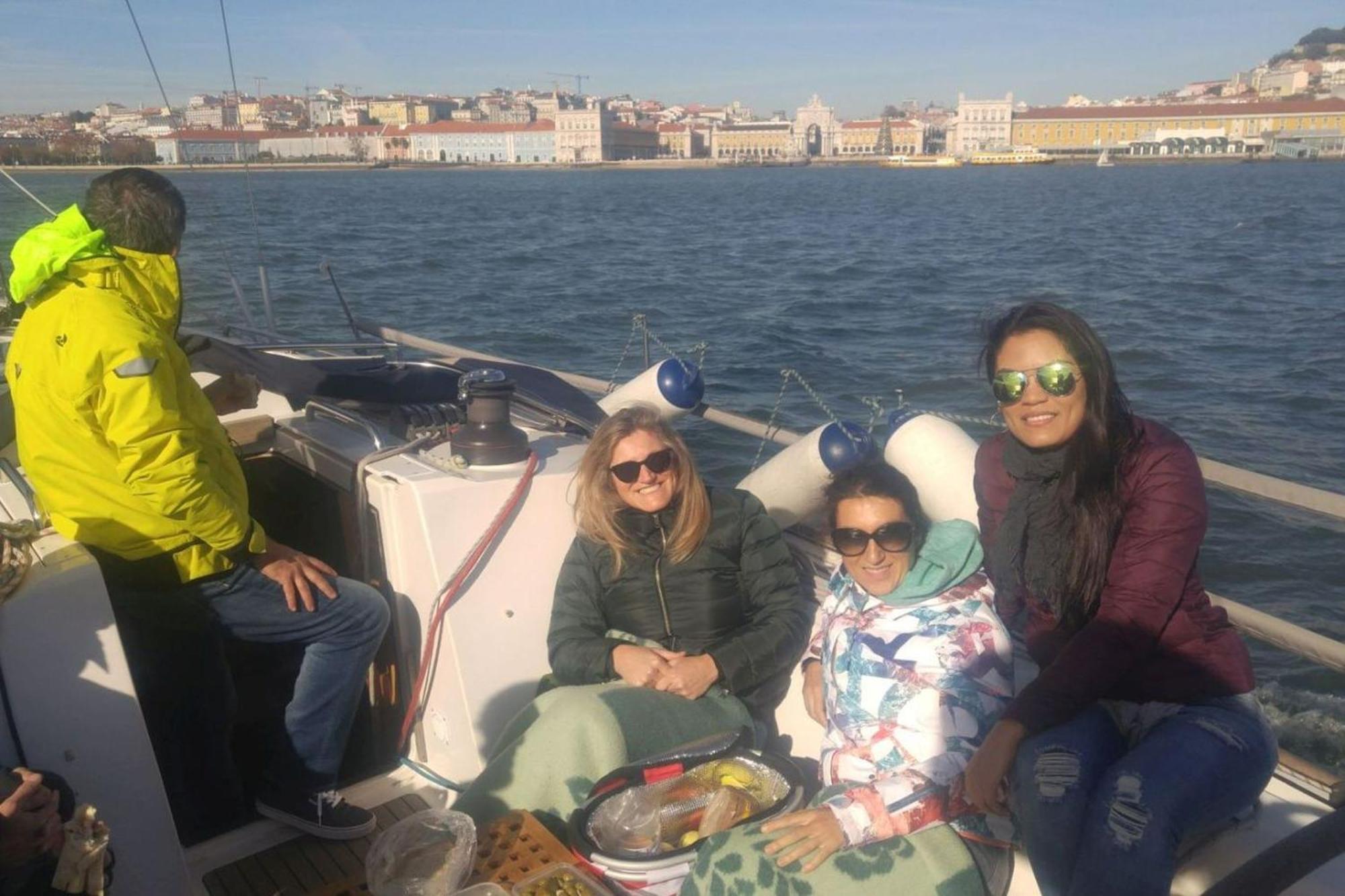 Be Local - Sleep Aboard The Santa Maria Sailing Boat In Lisbon Apartment Luaran gambar