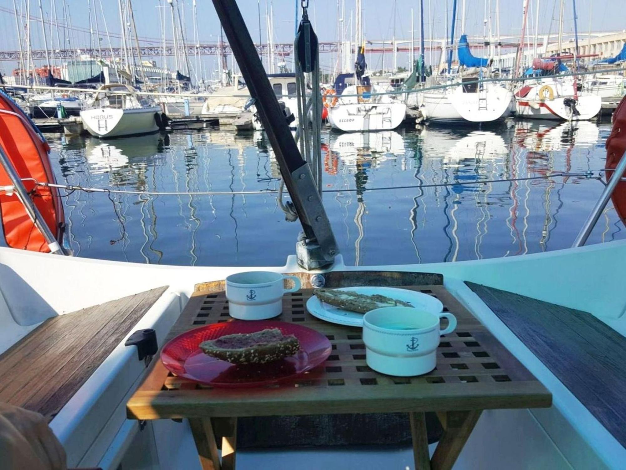 Be Local - Sleep Aboard The Santa Maria Sailing Boat In Lisbon Apartment Luaran gambar